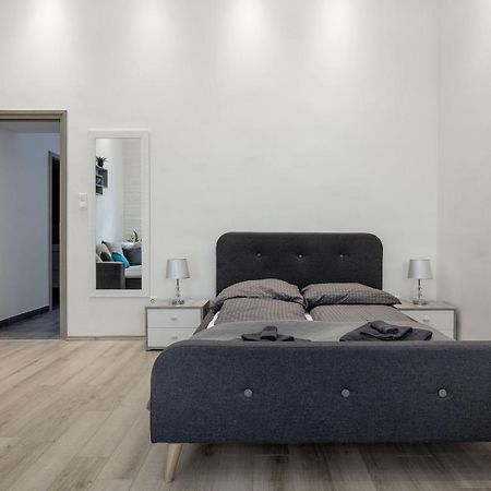Elegant Studio In Central 布达佩斯 外观 照片