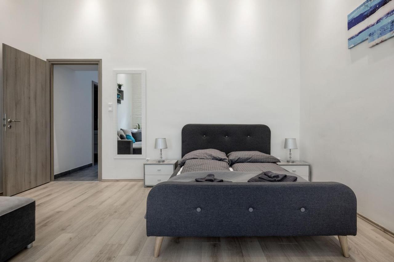 Elegant Studio In Central 布达佩斯 外观 照片