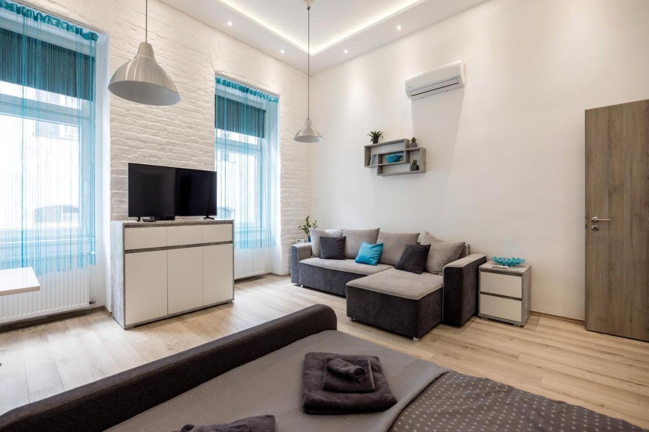 Elegant Studio In Central 布达佩斯 外观 照片