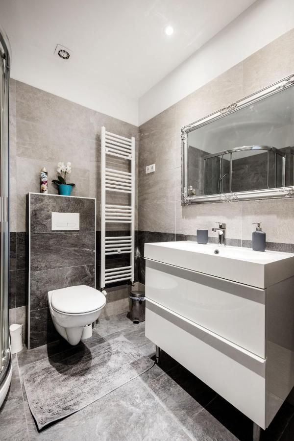 Elegant Studio In Central 布达佩斯 外观 照片